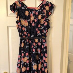 NWT Elle Dress Size 6